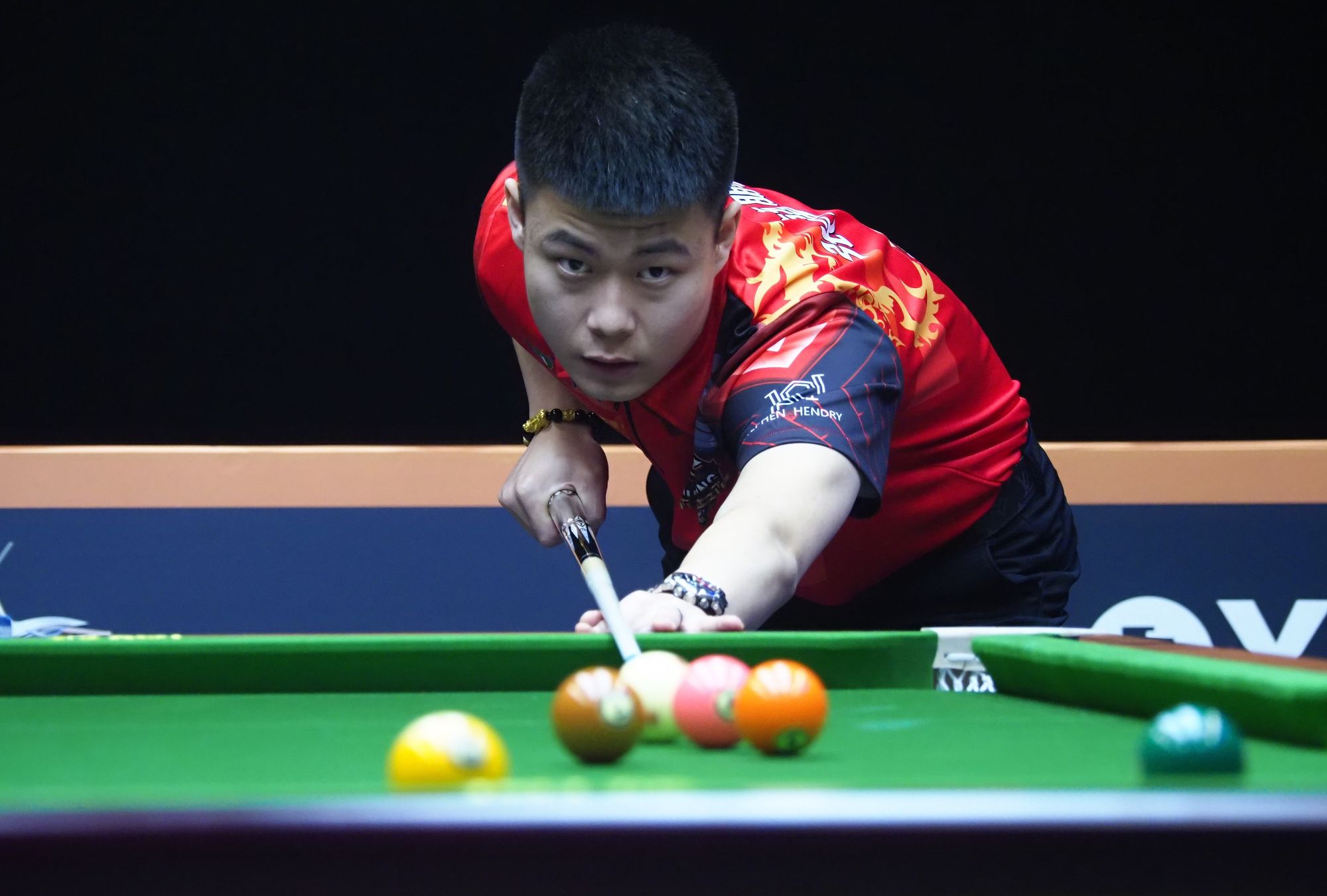 赛场上继续 赛场上继续