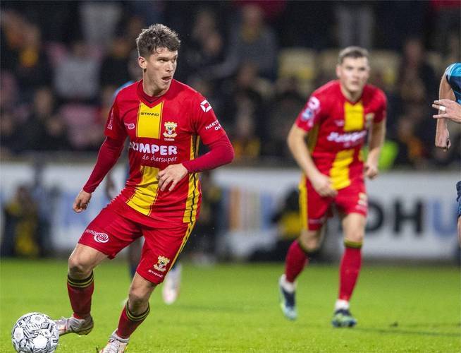 边后卫择机 边后卫择机